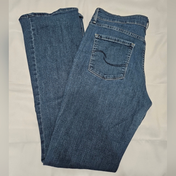 Levi's Denim - Levi Strauss Signature Mid Rise Bootcut Jeans!